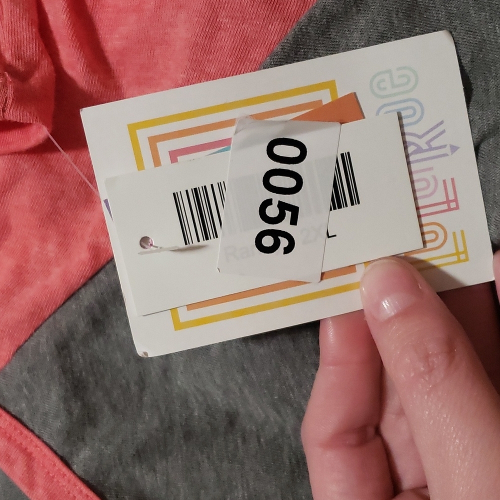 BNWT Lularoe Randy - Picture 3 of 3